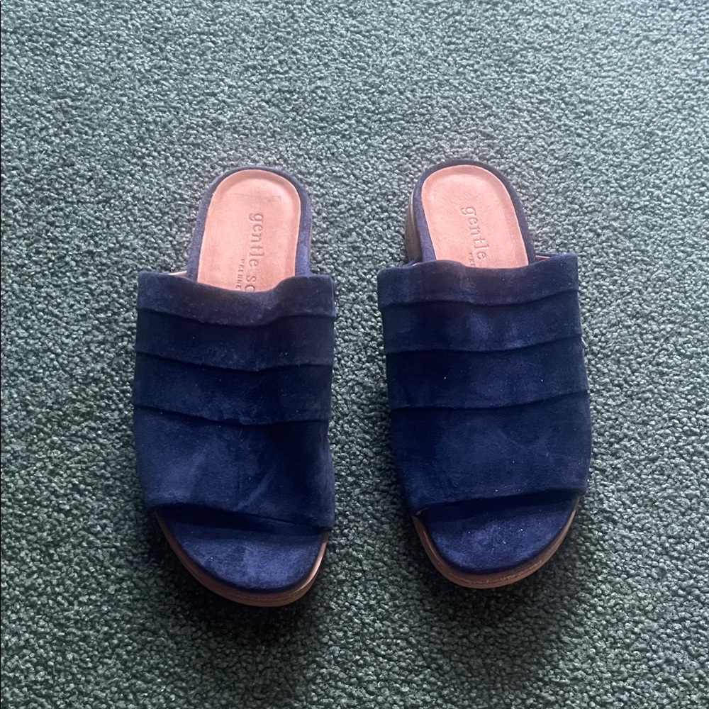 Kenneth Cole Women's Blue Suede Mules size 6 1/2. Great condition